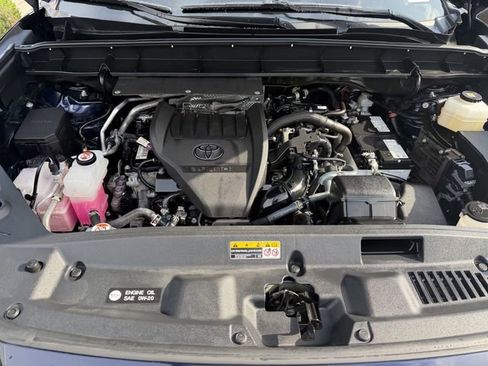 Certified 2025 Toyota Highlander LE FWD image 25