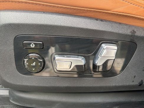 Used 2023 BMW X7 xDrive40i w/ M Sport Package image 20