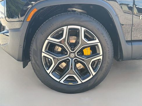 Used 2023 Rivian R1S Launch Edition image 47