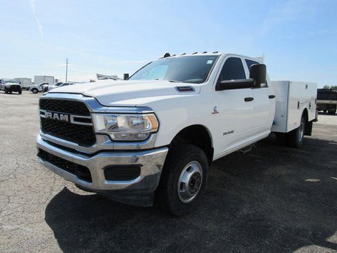 Used 2022 RAM 3500 Tradesman w/ Chrome Appearance Group AWD/4WD image 6