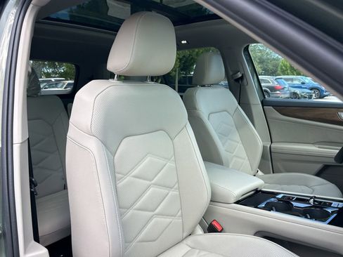 New 2026 Volkswagen Atlas SE image 45