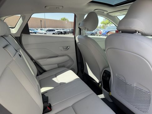 Used 2025 Hyundai Kona Limited FWD image 39
