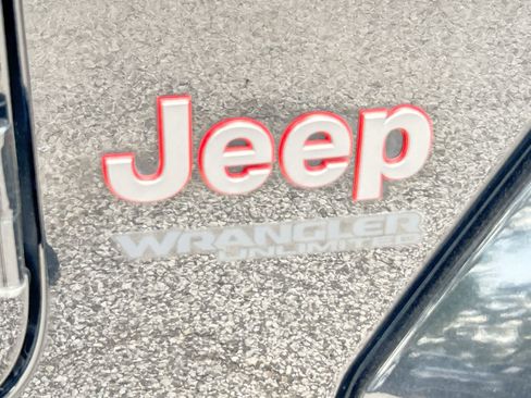 Used 2019 Jeep Wrangler Unlimited Rubicon AWD/4WD image 8