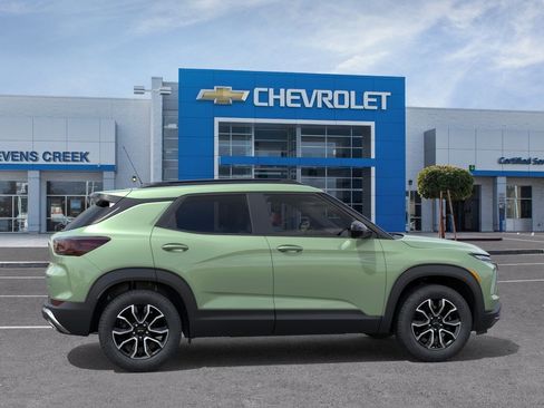 New 2026 Chevrolet TrailBlazer ACTIV w/ Convenience Package FWD image 3