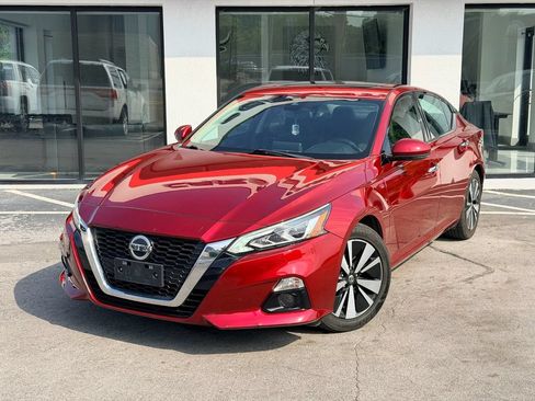 Used 2019 Nissan Altima 2.5 SV FWD image 1