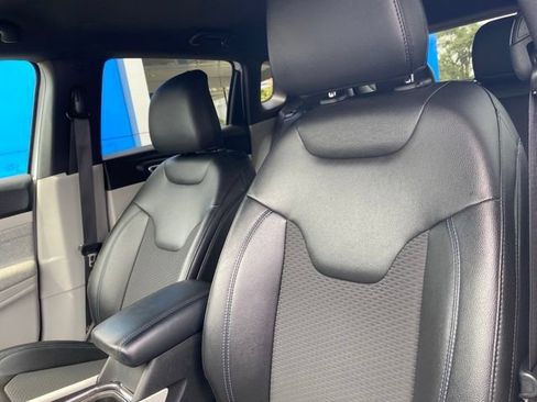 Used 2024 Jeep Compass Latitude w/ Altitude Special Edition AWD/4WD image 14