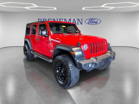 Used 2018 Jeep Wrangler Unlimited Sport S AWD/4WD image 3