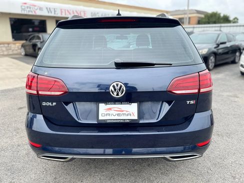 Used 2018 Volkswagen Golf S image 4
