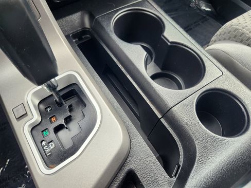 Used 2013 Toyota Tundra 4x4 CrewMax w/ Tow Pkg image 23