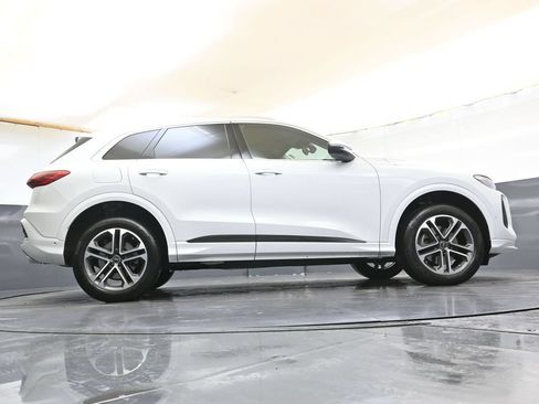 Used 2025 Audi Q5 Premium Plus w/ Premium Plus AWD/4WD image 42
