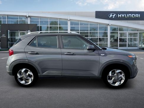 New 2026 Hyundai Venue SEL FWD image 9