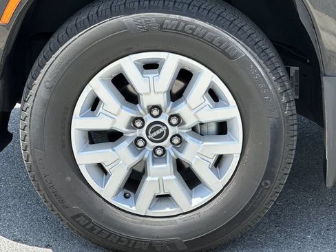 Used 2022 Nissan Frontier SV w/ Technology Package RWD image 24