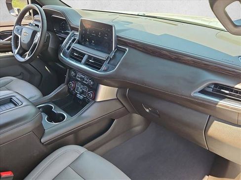 Certified 2022 Chevrolet Suburban LT w/ Luxury Package AWD/4WD image 30