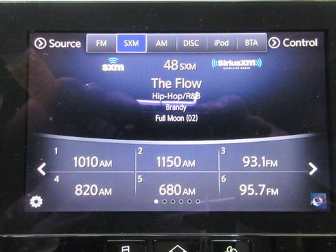 Used 2017 INFINITI Q60 2.0t image 35