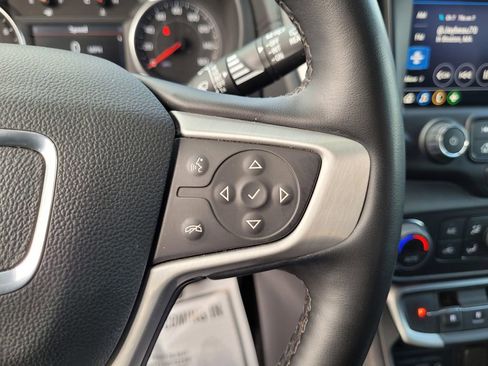 Used 2024 GMC Terrain SLT image 23
