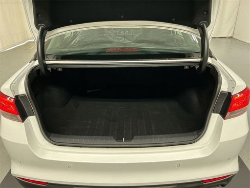 Used 2018 Kia Optima EX w/ Premium Package image 22