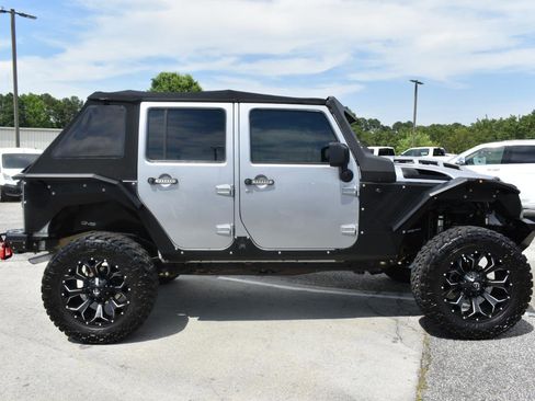Used 2016 Jeep Wrangler Unlimited Rubicon AWD/4WD image 5