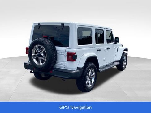 Used 2018 Jeep Wrangler Unlimited Sahara AWD/4WD image 3