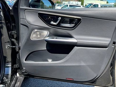 Used 2026 Mercedes-Benz GLC 300 4MATIC image 19
