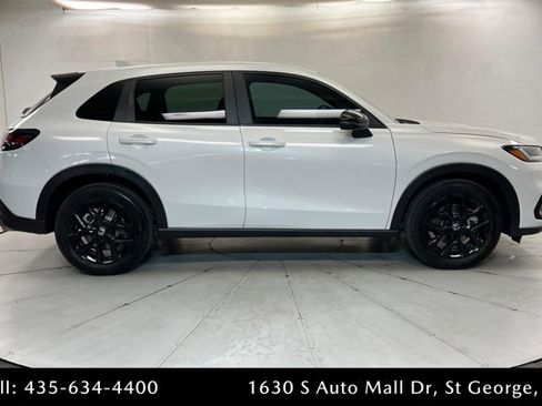 Used 2025 Honda HR-V Sport image 6