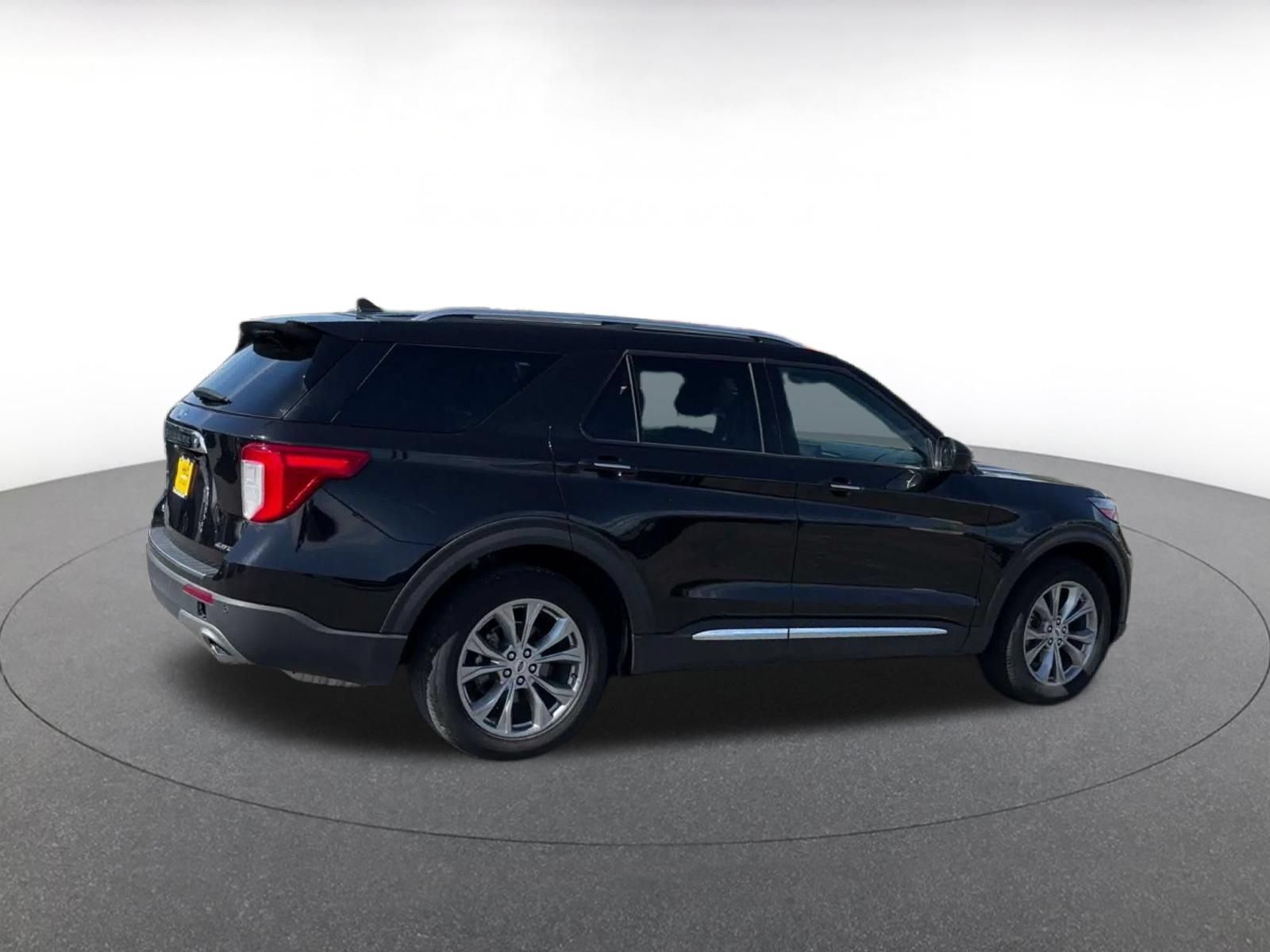 Used 2023 Ford Explorer Limited AWD/4WD image 14