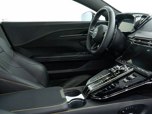 Used 2026 Aston Martin V8 Vantage Coupe RWD image 21