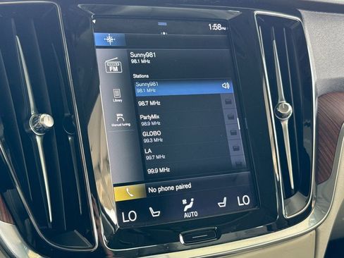 Used 2021 Volvo S60 T5 Momentum w/ Premium Package image 16