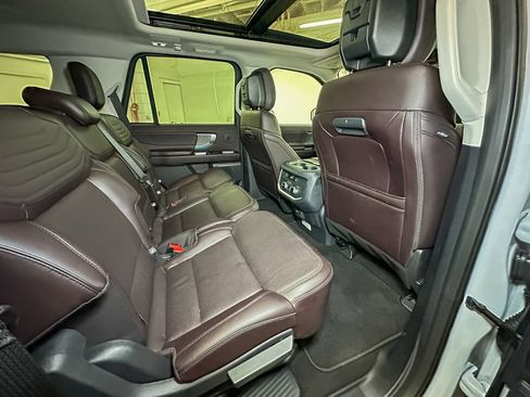 Used 2026 Ford Expedition Platinum w/ Platinum Ultimate Package AWD/4WD image 33