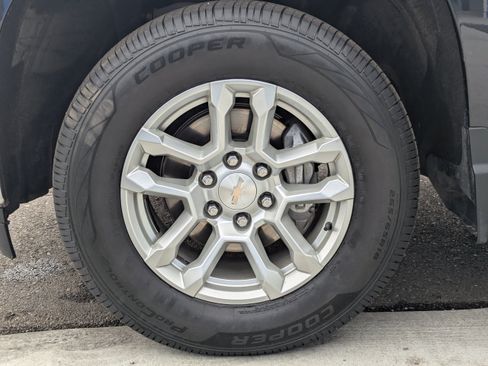 Certified 2024 Chevrolet Silverado 1500 LT AWD/4WD image 45