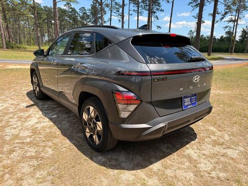 Used 2024 Hyundai Kona SEL FWD image 3