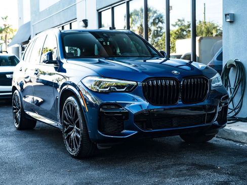 Used 2023 BMW X5 sDrive40i w/ M Sport Package RWD image 2