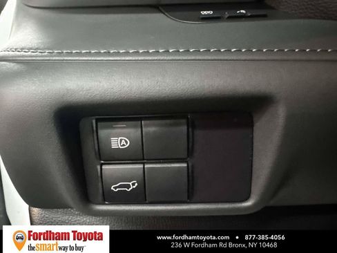 Used 2022 Toyota Highlander XLE AWD/4WD image 21