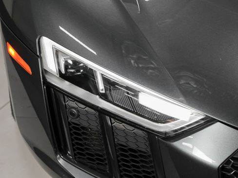 Used 2018 Audi R8 V10 plus AWD/4WD image 12