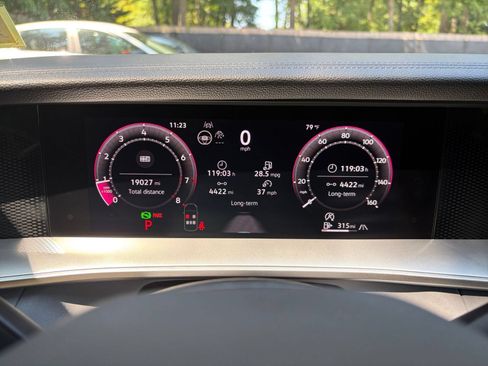 Used 2026 Volkswagen Tiguan SE AWD/4WD image 37