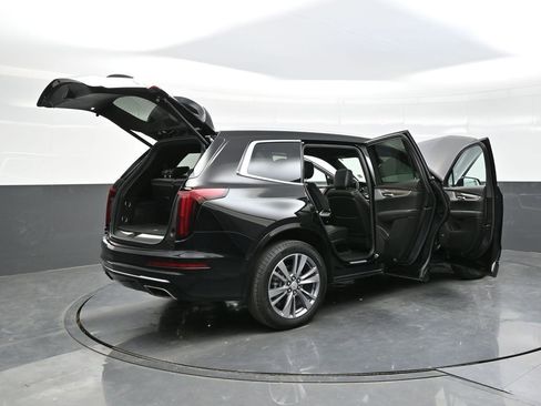 Certified 2025 Cadillac XT6 Premium Luxury w/ Platinum Package AWD/4WD image 47