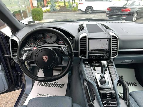 Used 2011 Porsche Cayenne S image 7