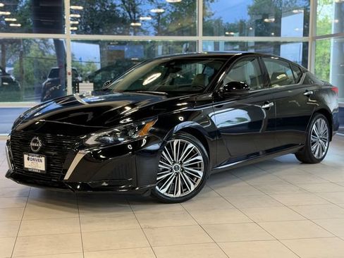 Used 2023 Nissan Altima 2.5 SL FWD image 1