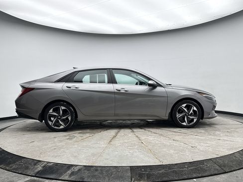 Used 2023 Hyundai Elantra Limited image 6