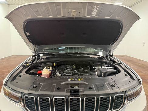 Used 2023 Jeep Grand Cherokee L Limited AWD/4WD image 87
