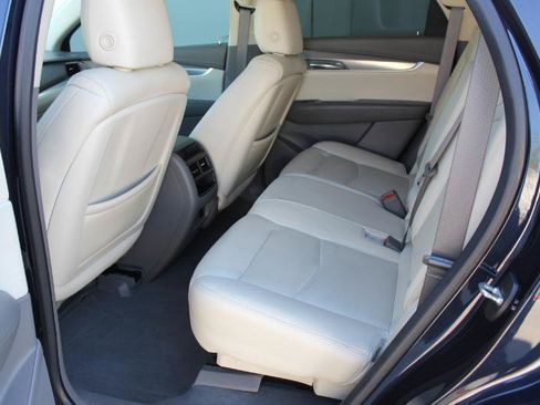 Used 2017 Cadillac XT5 Luxury w/ Driver Awareness Package FWD image 14
