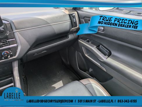 Used 2023 Nissan Pathfinder Platinum w/ Black Appearance Package AWD/4WD image 14