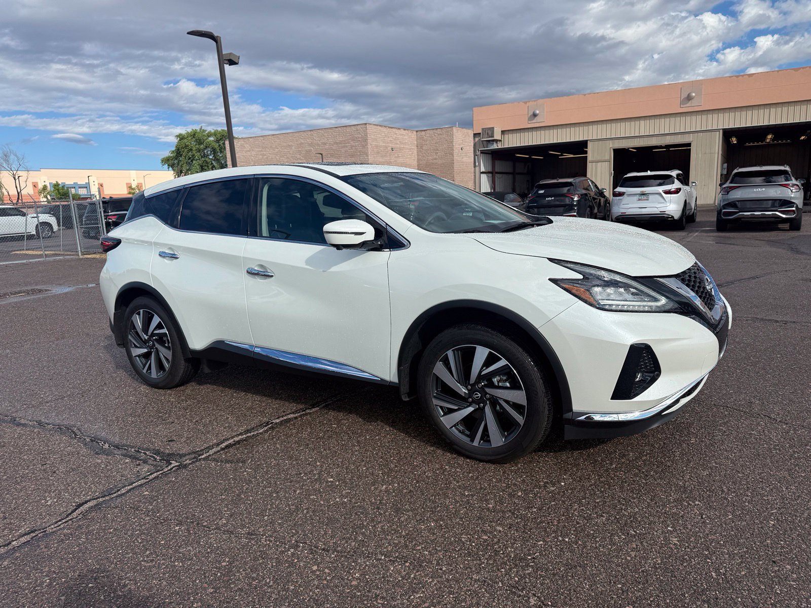Certified 2024 Nissan Murano SL w/ Cargo Package FWD image 3