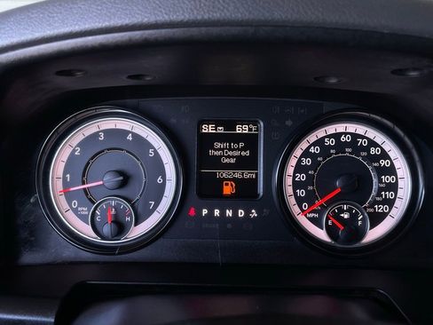 Used 2020 RAM 1500 Classic SLT image 23