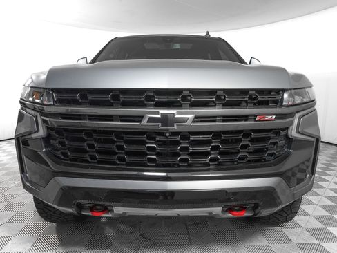 Used 2021 Chevrolet Tahoe Z71 w/ Luxury Package image 2