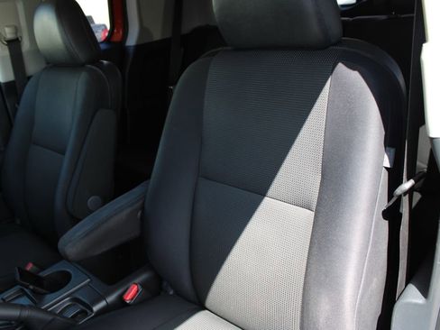 Used 2014 Toyota FJ Cruiser 4WD w/ Convenience Package image 16