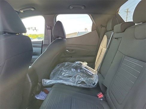 Used 2025 Hyundai Santa Cruz SE image 36