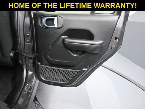 Used 2021 Jeep Gladiator Willys image 46