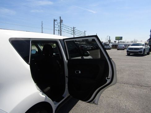 Used 2019 Kia Soul image 20