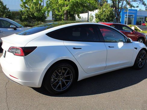 Used 2023 Tesla Model 3 Standard Range RWD image 5
