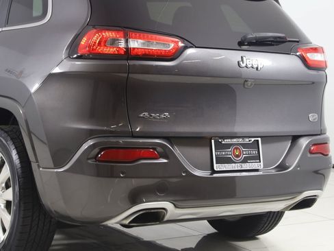 Used 2018 Jeep Cherokee Overland AWD/4WD image 21